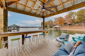Cheerful Lake Wylie Home With Fire Pit!