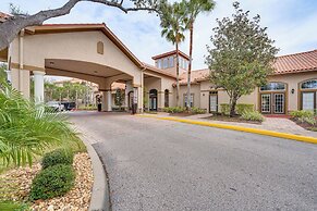 8 Mi to Disney Parks: Pet-friendly Davenport Condo