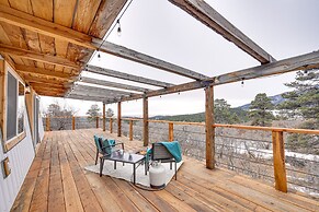 Idyllic Rye Cabin: Deck w/ Mountain Views!