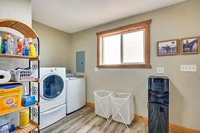 Idyllic Rye Cabin: Deck w/ Mountain Views!