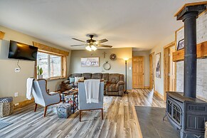Idyllic Rye Cabin: Deck w/ Mountain Views!