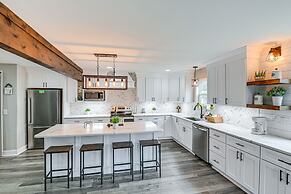 Family-friendly Home w/ Yard: 27 Mi to Nashville!