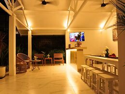 Summer of Surf Hostel Uluwatu