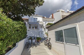 Mini - Parking - R1 s Balkonom