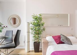 Castle Haven Apartment, Redhill