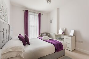 Queens Lodge 1-bed Apartment in Redhill