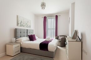 Queens Lodge 1-bed Apartment in Redhill