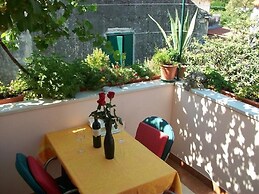 Jare - in old Town - R1 Zelena