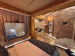 Ceran Stone House