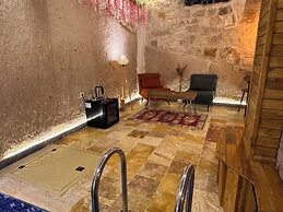 Ceran Stone House