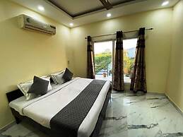 GoBravo 72 - 3BHK Farm with Pool & Garden Sec150 Noida