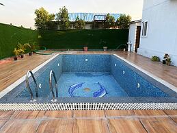 GoBravo 72 - 3BHK Farm with Pool & Garden Sec150 Noida