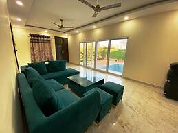 GoBravo 72 - 3BHK Farm with Pool & Garden Sec150 Noida