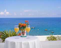 Room in B&B - Standard Double or Twin Room Overlooking Citara Bay