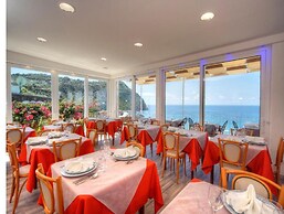 Room in B&B - Standard Double or Twin Room Overlooking Citara Bay