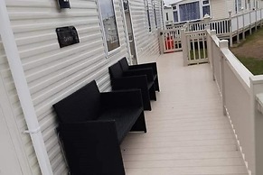 Inviting Beautiful 3-bed Caravan in Ingoldmells