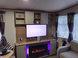 Inviting Beautiful 3-bed Caravan in Ingoldmells