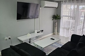 Apartment Sleeps 6 With Pool Access