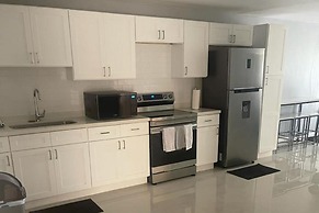 Apartment Sleeps 6 With Pool Access