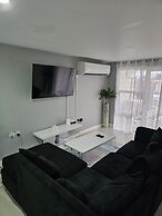 Charming 3-bed Apartment in Portmore With Pool