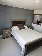 Charming 3-bed Apartment in Portmore With Pool