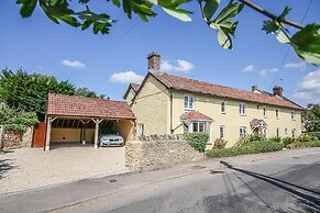 Charming 5-bed Cottage in Old Sodbury Bristol