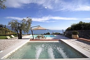 Villa Teodora in Toscolano-maderno