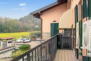 La Cascina di Elma Few Meters From Lake