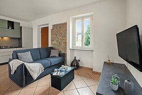 La Cascina di Elma Few Meters From Lake