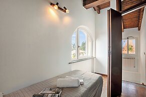 La Cascina di Elma Few Meters From Lake