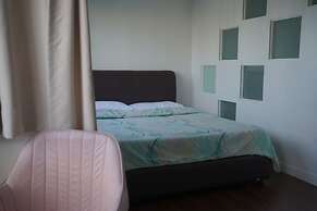 COZI modern loft suite at BGC