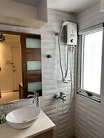 COZI modern loft suite at BGC