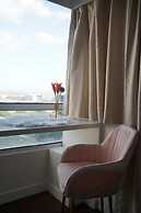 COZI modern loft suite at BGC