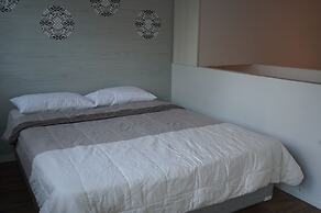 COZI modern loft suite at BGC