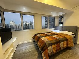 COZI modern loft suite at BGC