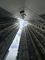 COZI modern loft suite at BGC