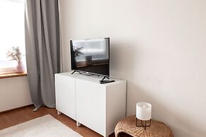 2ndhomes Cozy 1BR Apartment with Balcony