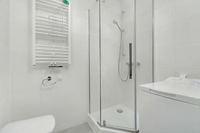 Studio With Outdoor Parking by Renters