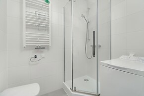 Studio With Outdoor Parking by Renters