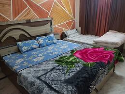 Roomshala 153 Hotel Krishnashrya