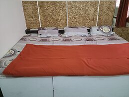 Roomshala 153 Hotel Krishnashrya