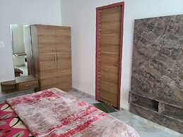 Roomshala 153 Hotel Krishnashrya