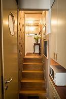 Living Like in a Cottage in the Center of Athens