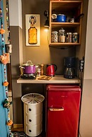 Living Like in a Cottage in the Center of Athens