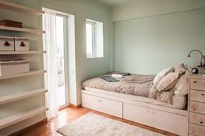 Enjoy View of Parthenon Sunny Flat in the Center