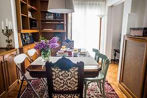 100m2 of Classical Beauty Comfort Near Syntagma