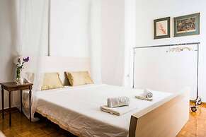 100m2 of Classical Beauty Comfort Near Syntagma