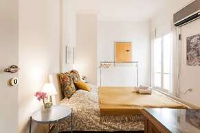 100m2 of Classical Beauty Comfort Near Syntagma