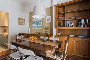 100m2 of Classical Beauty Comfort Near Syntagma