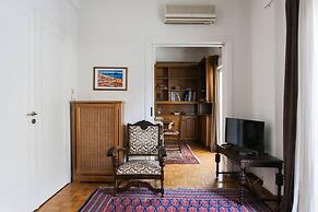 100m2 of Classical Beauty Comfort Near Syntagma